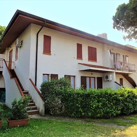 Διαμέρισμα Bright Flat In A With Balcony Μπιμπιόνε